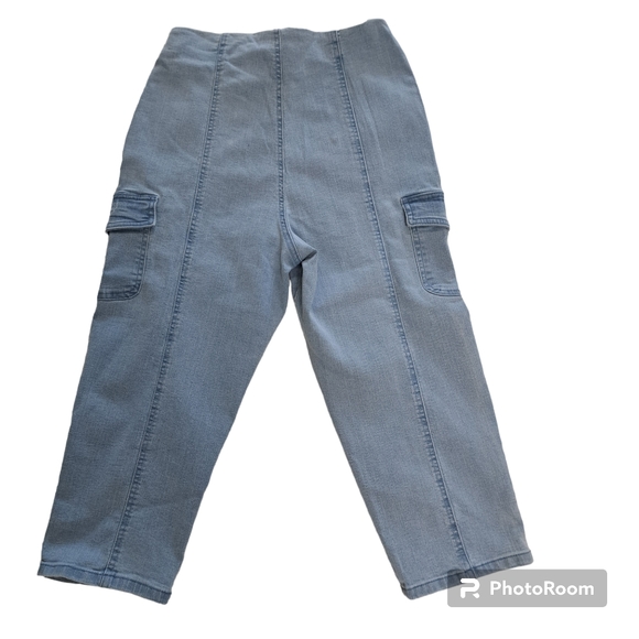 Brand new Venus sailor button jean capris - Picture 11 of 12